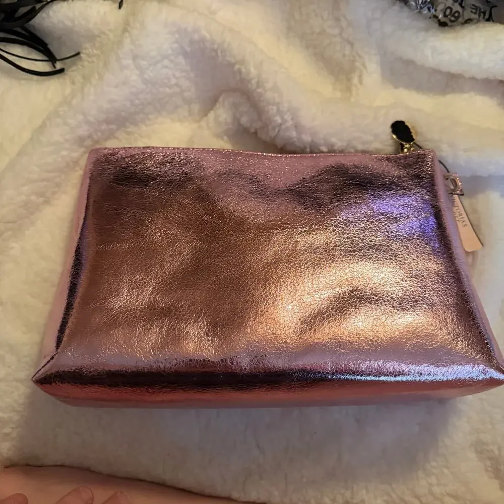 VS Metallic Crackle Heart Beauty Pouch